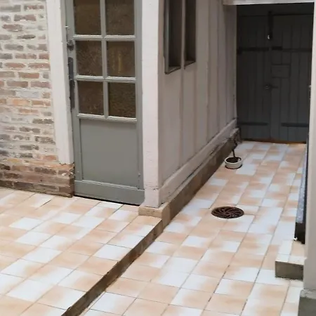 Le Tapissier Au Coeur Du Bouchon Troyes